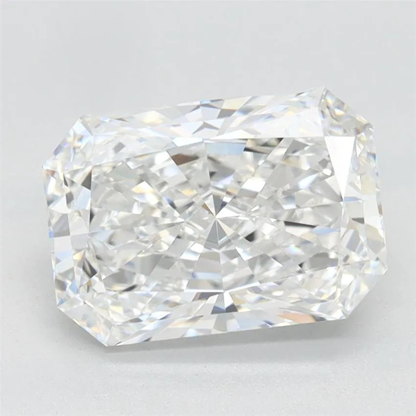 2.04 carats radiant diamond
