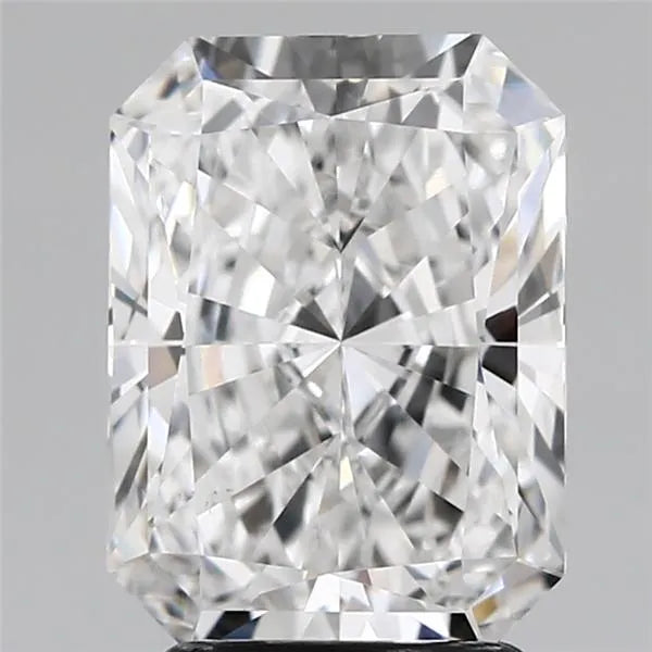 2.86 carats radiant diamond