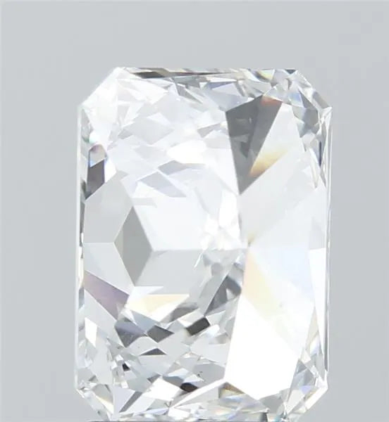 2.74 carats radiant diamond