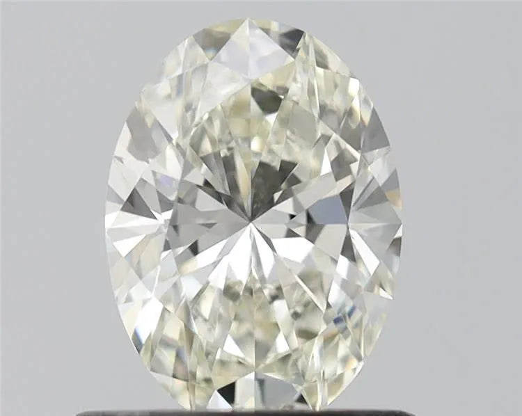 0.7 carats oval diamond
