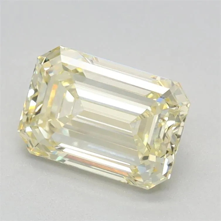 1.18 carats emerald diamond