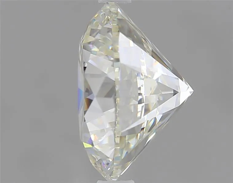 2.05 carats round diamond