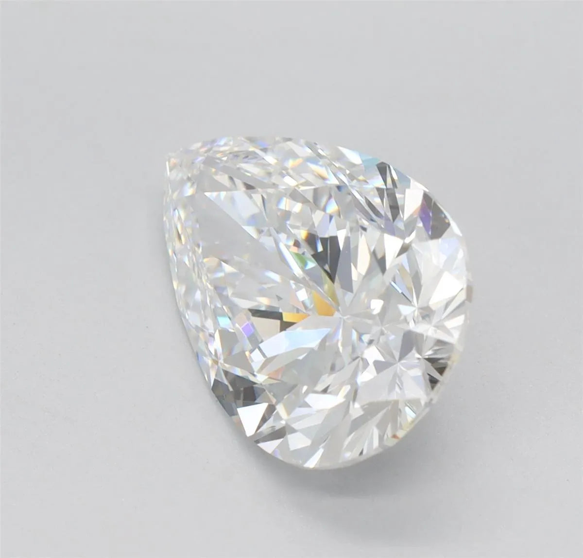 3.16 carats pear diamond
