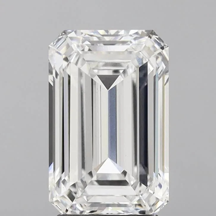 3.3 carats emerald diamond