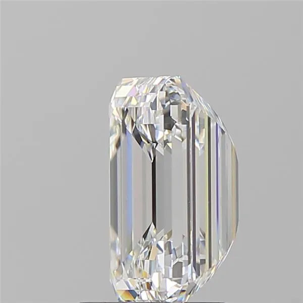 2 carats emerald diamond