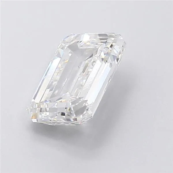 3.01 carats emerald diamond