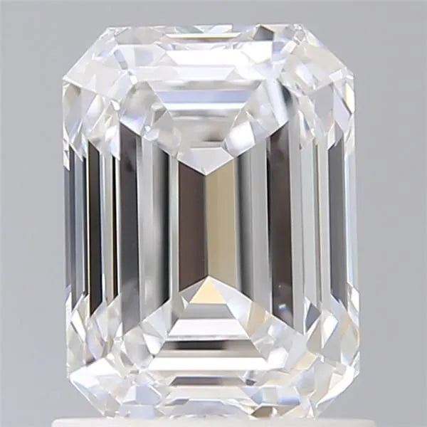 1.5 carats emerald diamond