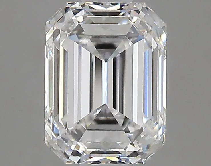 2 carats emerald diamond