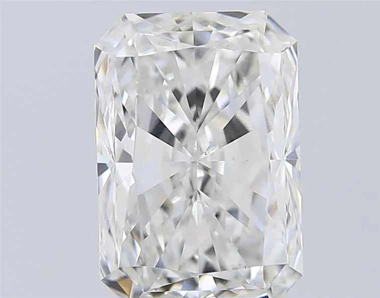 3.53 carats radiant diamond