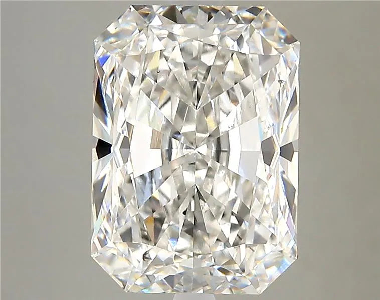 4.1 carats radiant diamond