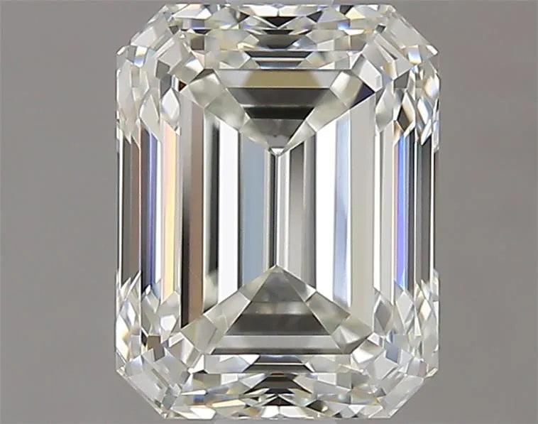 2 carats emerald diamond