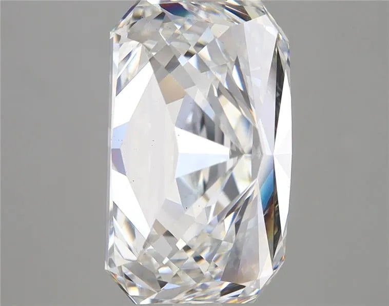 5.3 carats radiant diamond