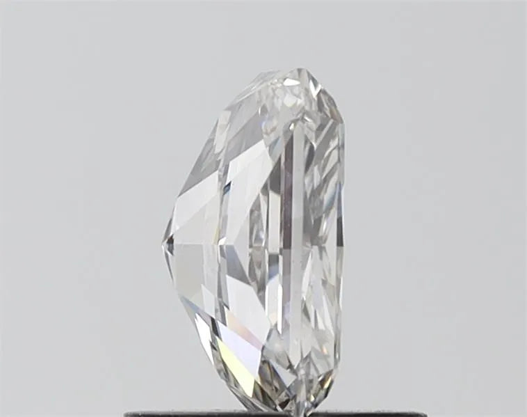 1.33 carats radiant diamond