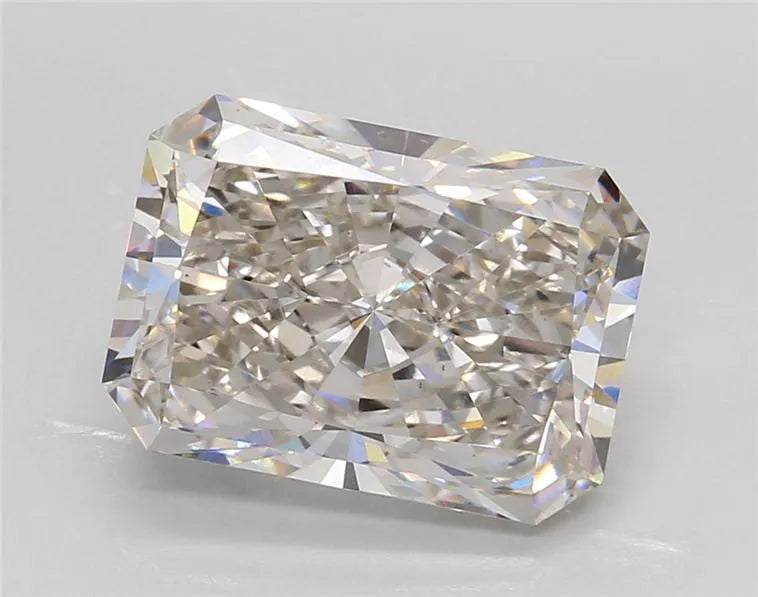 5.02 carats radiant diamond