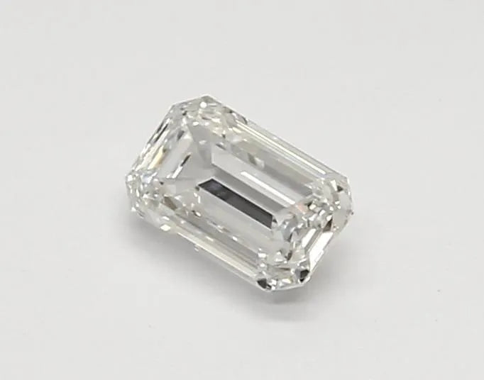 0.44 carats emerald diamond