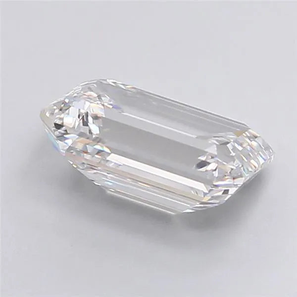 3.6 carats emerald diamond