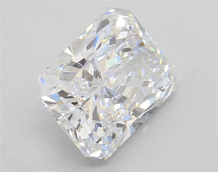 4.06 carats radiant diamond