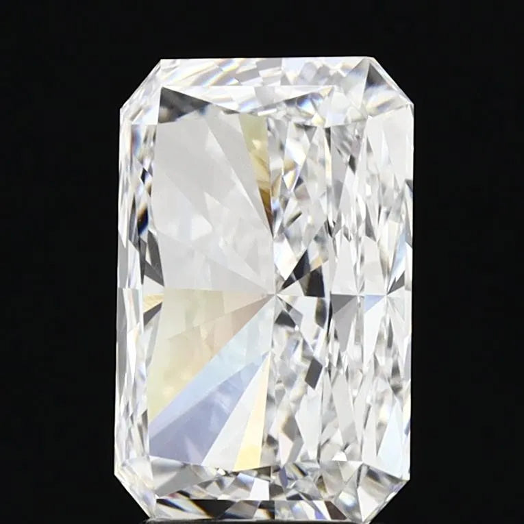 3.94 carats radiant diamond