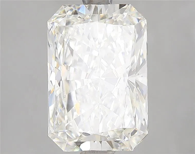 3.06 carats radiant diamond