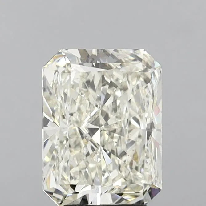 4.01 carats radiant diamond