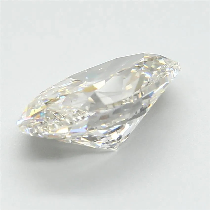 3.9 carats oval diamond