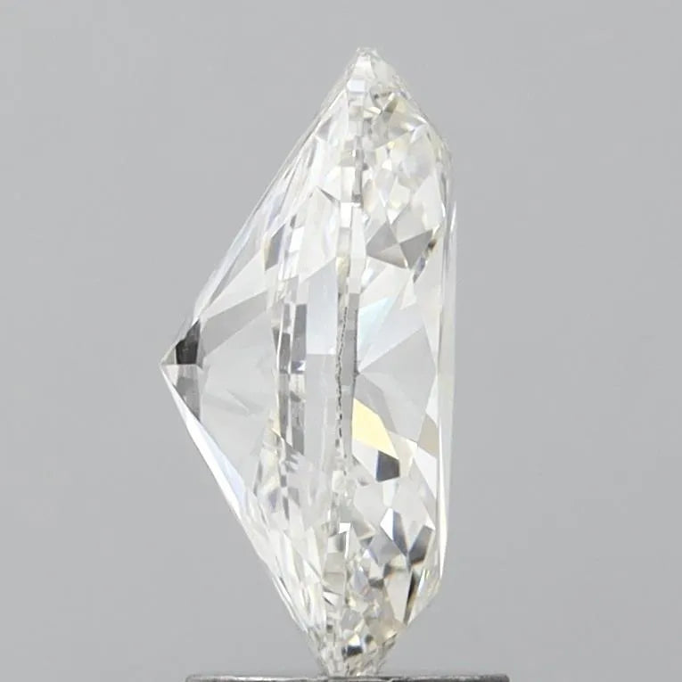 3.5 carats oval diamond