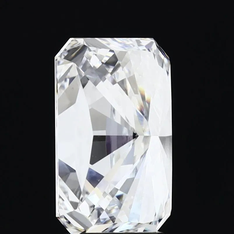 4.19 carats radiant diamond