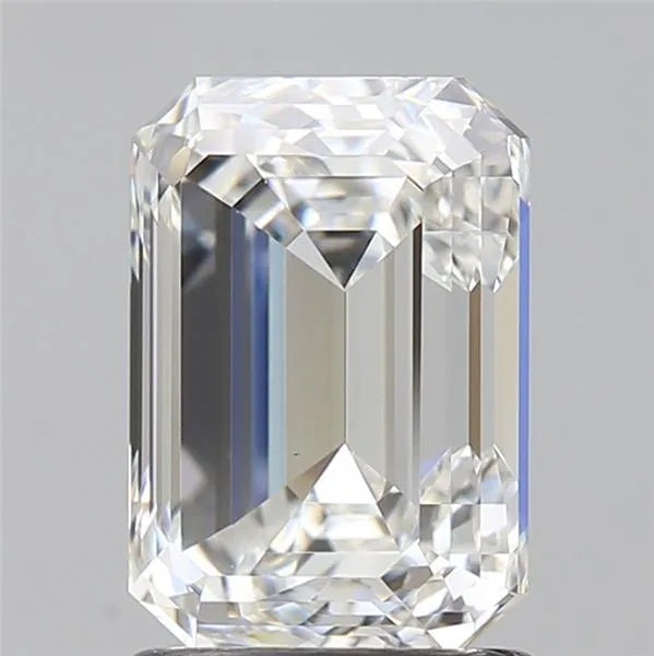 1.9 carats emerald diamond
