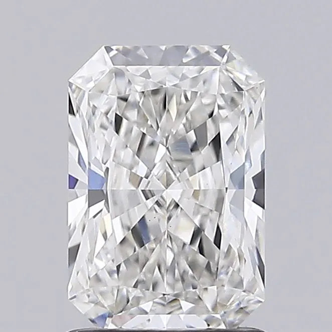 1.4 carats radiant diamond