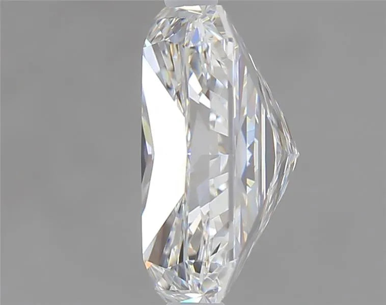 2.01 carats radiant diamond