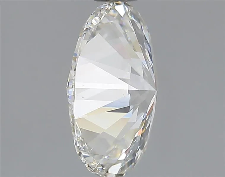 2 carats oval diamond