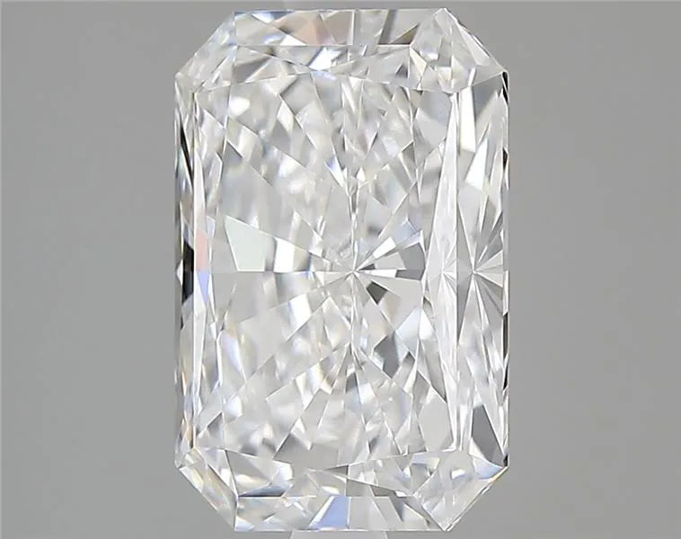 3.02 carats radiant diamond