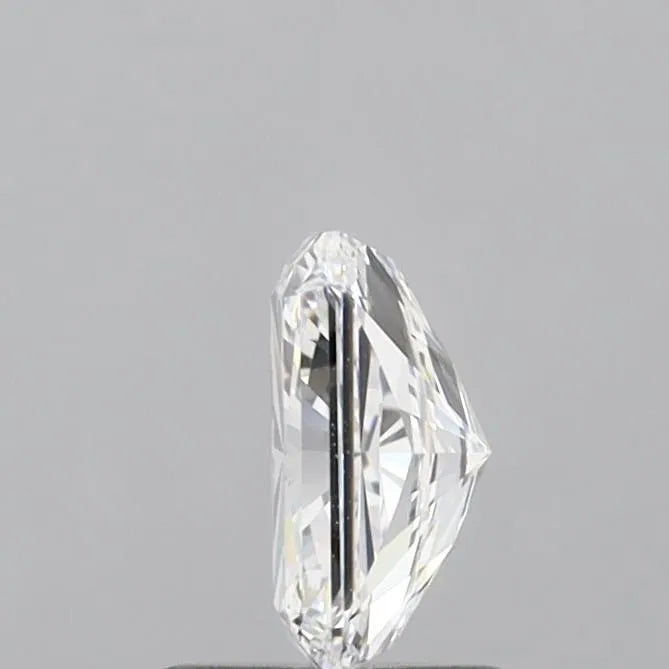 3.04 carats radiant diamond