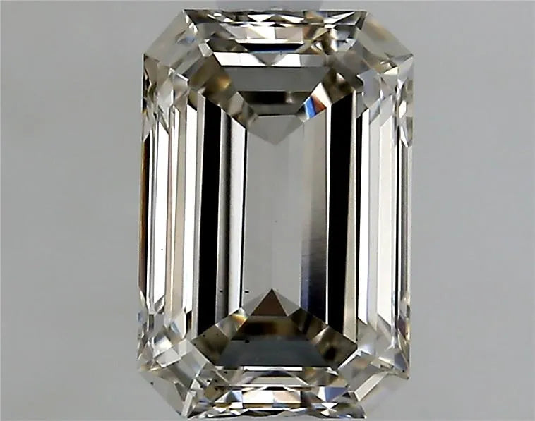 0.77 carats emerald diamond
