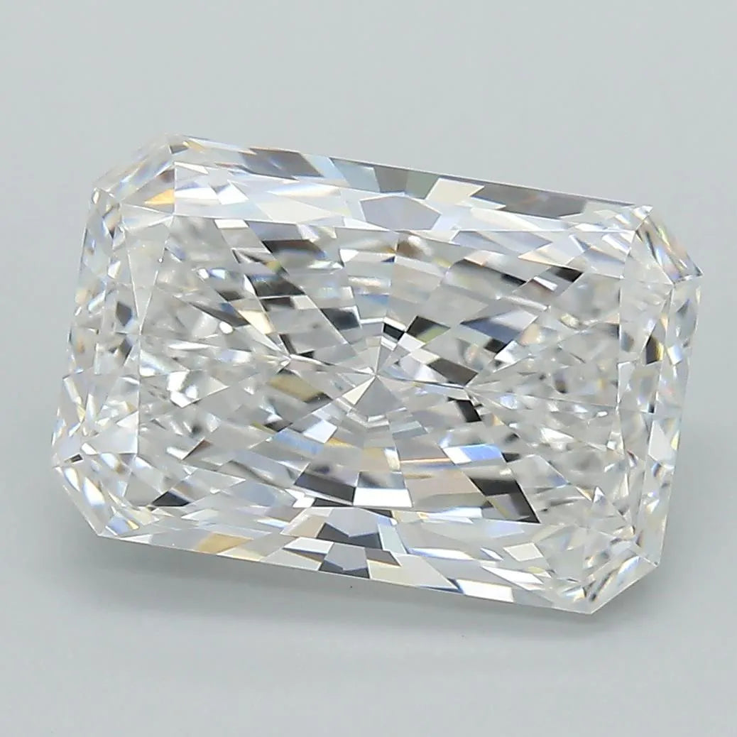 4.34 carats radiant diamond