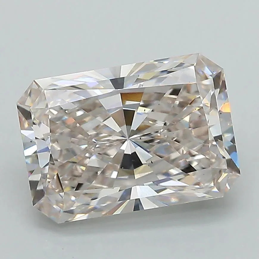 2.86 carats radiant diamond