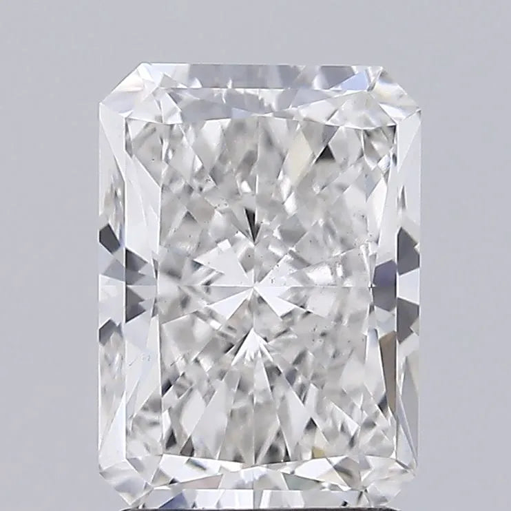 2.38 carats radiant diamond