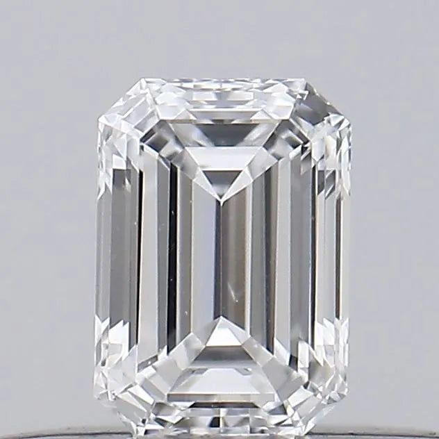 0.18 carats emerald diamond