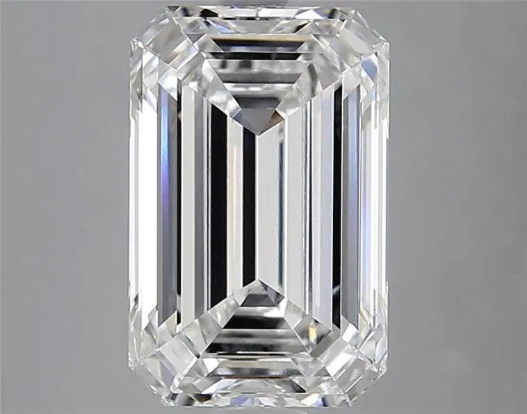 3.82 carats emerald diamond