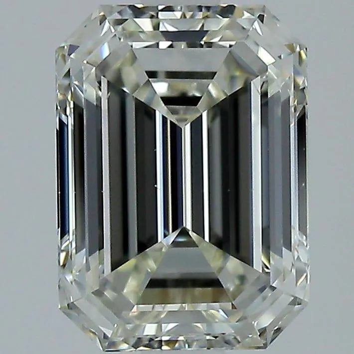 2.01 carats emerald diamond