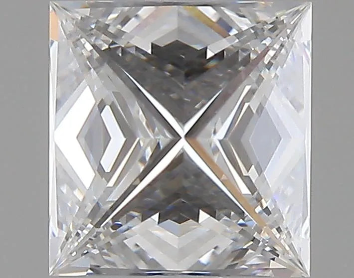 0.8 carats princess diamond