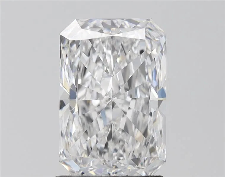 2.5 carats radiant diamond