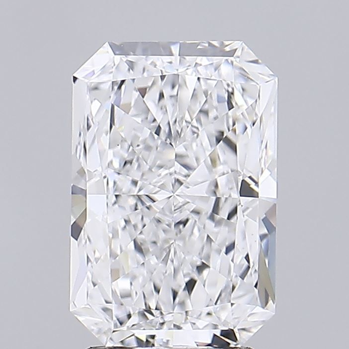 2.9 carats radiant diamond